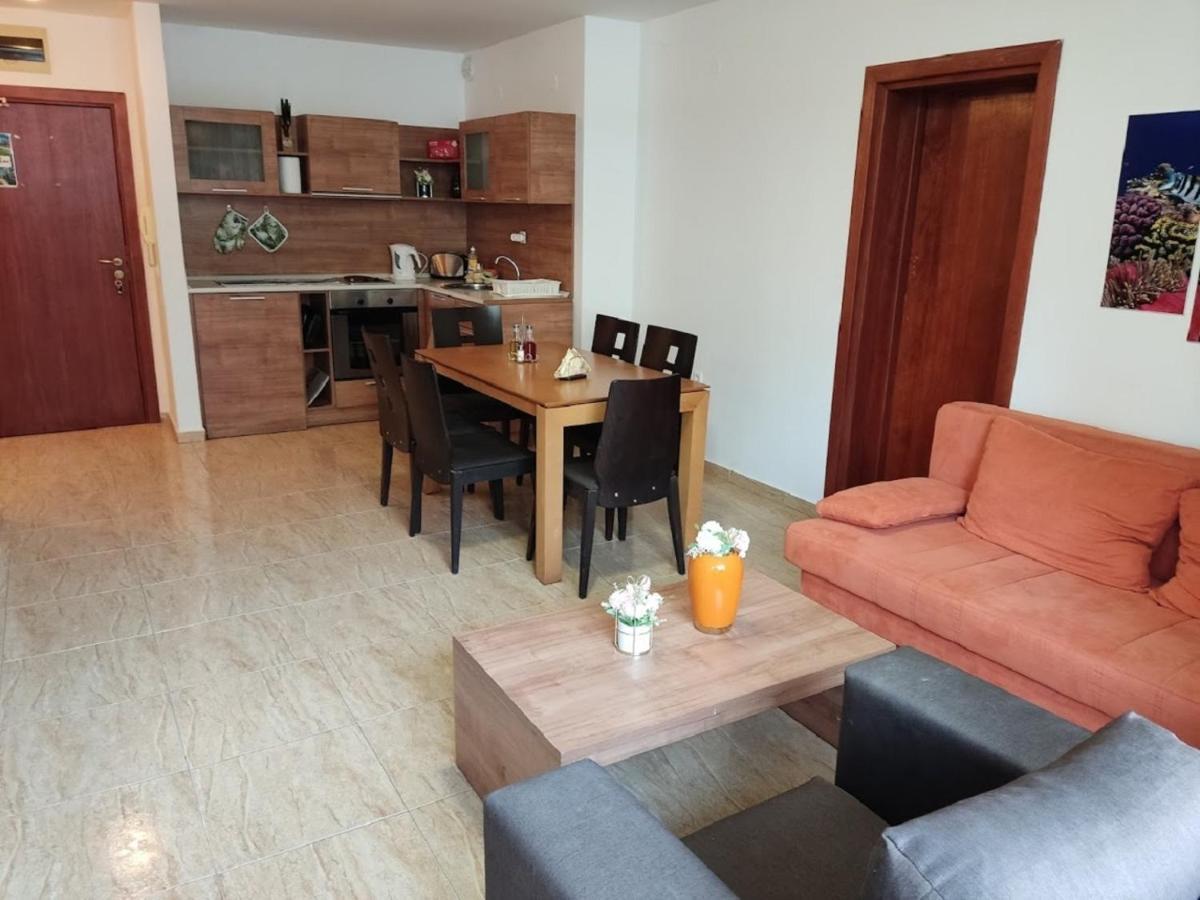 Dean'S Cozy 2 Bed Apart At Sunny Beach Resort Екстериор снимка